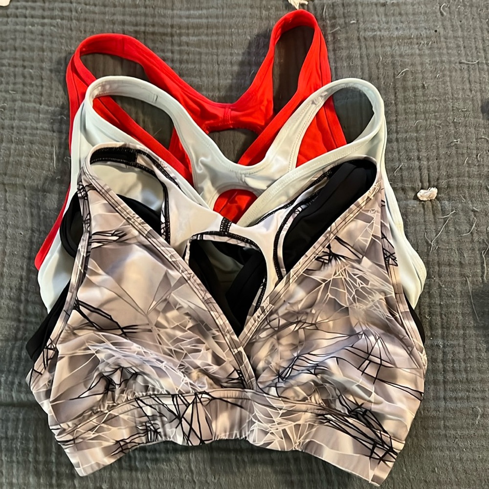 Excellent condition Handful Sport bra bundle. 4 for $50

All size small.